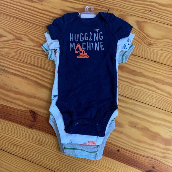 NWT Construction Theme 3 pack baby onesies - Picture 1 of 4